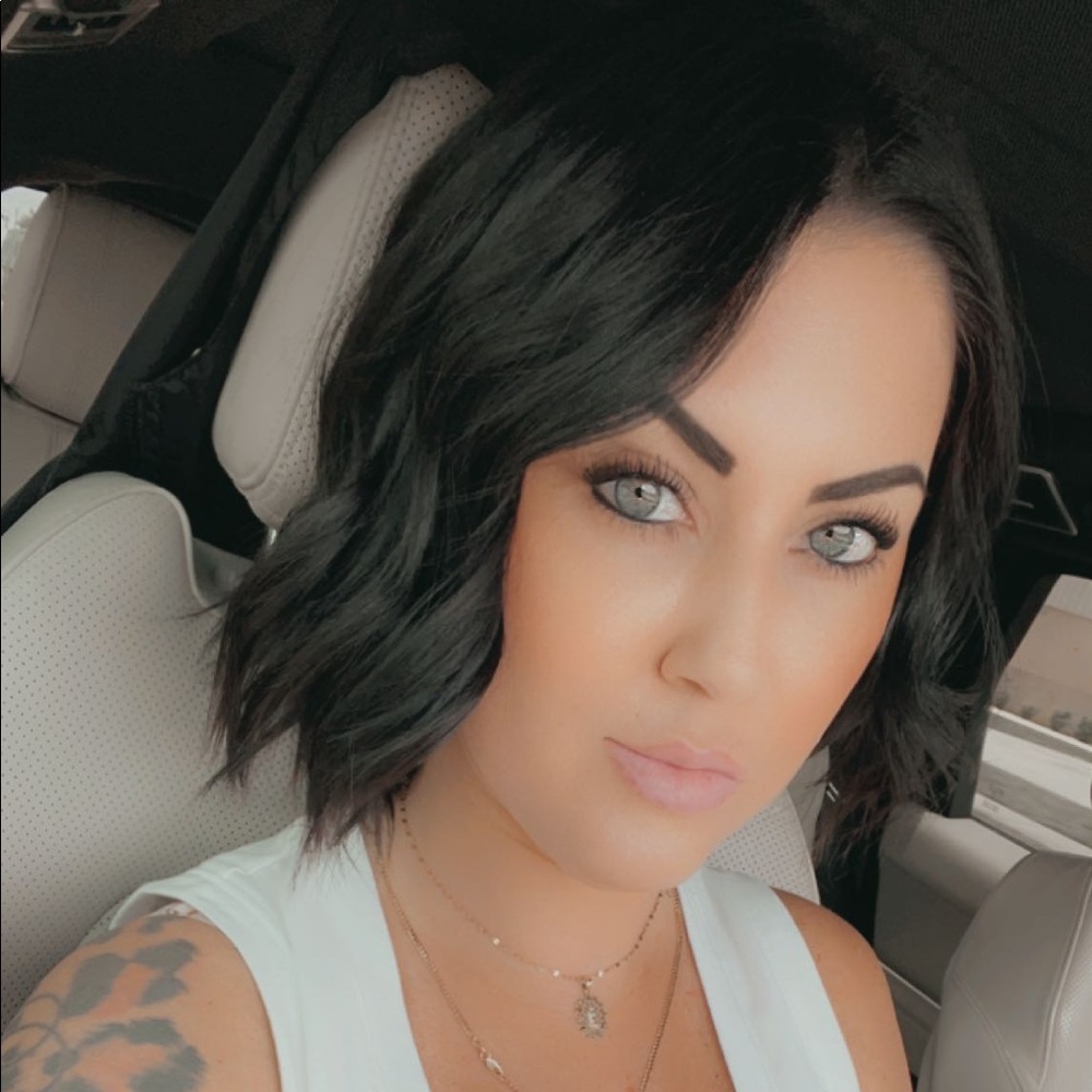 Meet your Posher, Selena